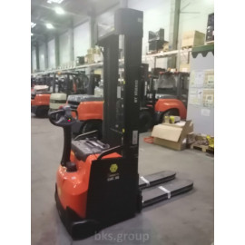 Электрический штабелер Toyota взрывозащищённый