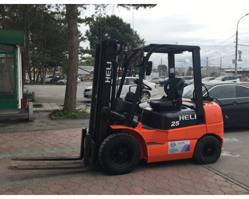 Погрузчик Heli 2.5т