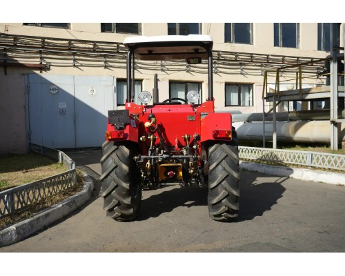 Трактор BELARUS-451