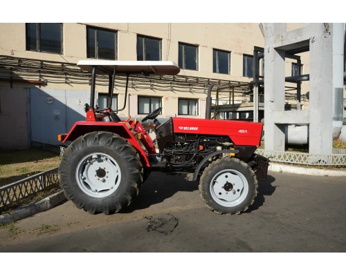 Трактор BELARUS-451