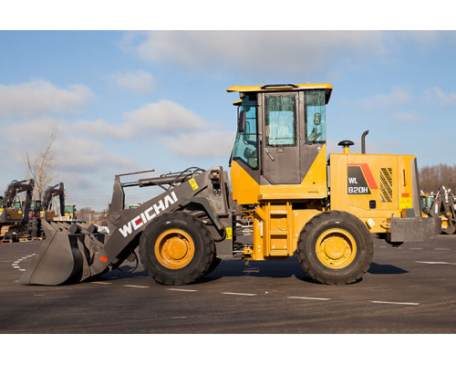 Фронтальный погрузчик WL820H
